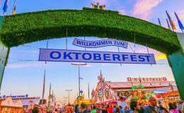 Khám phá Lễ hội bia Oktoberfest
